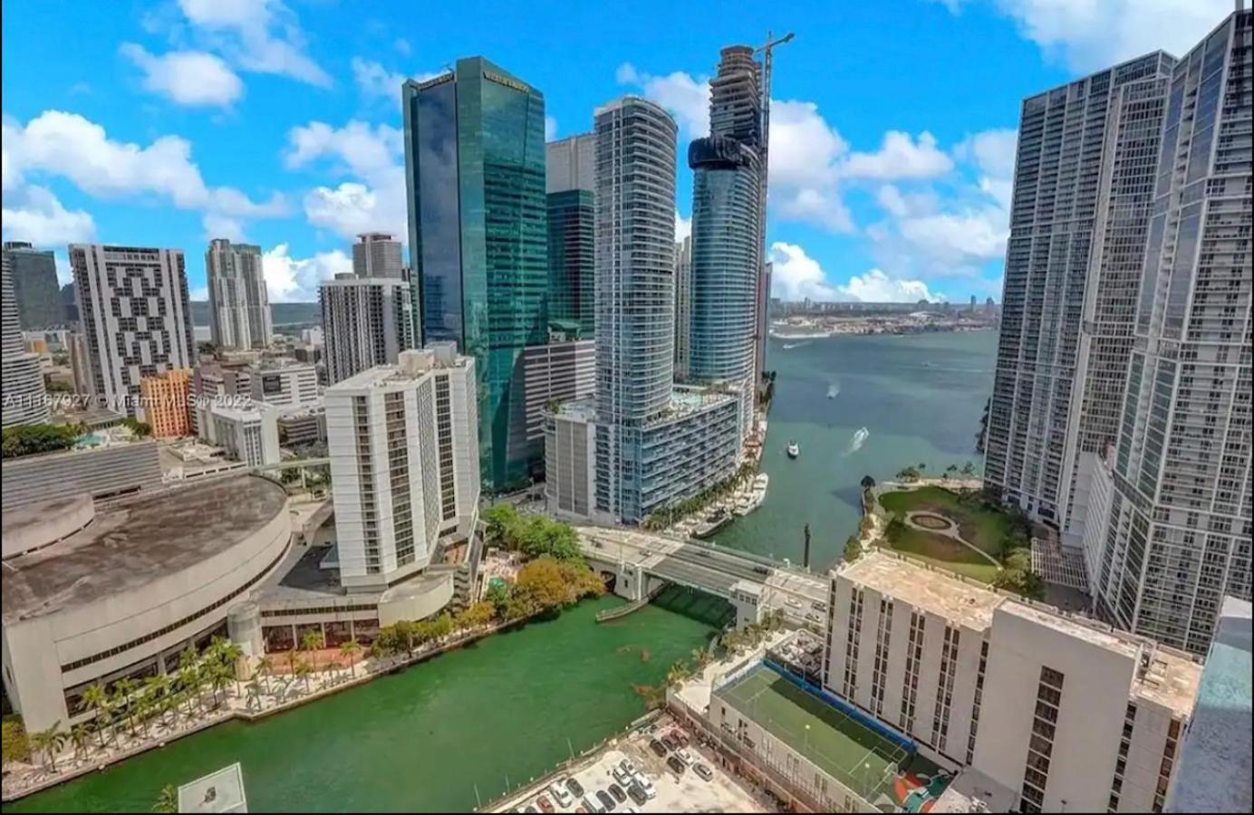 Iconic 1br Loft Brickell-waterviews Appartement *